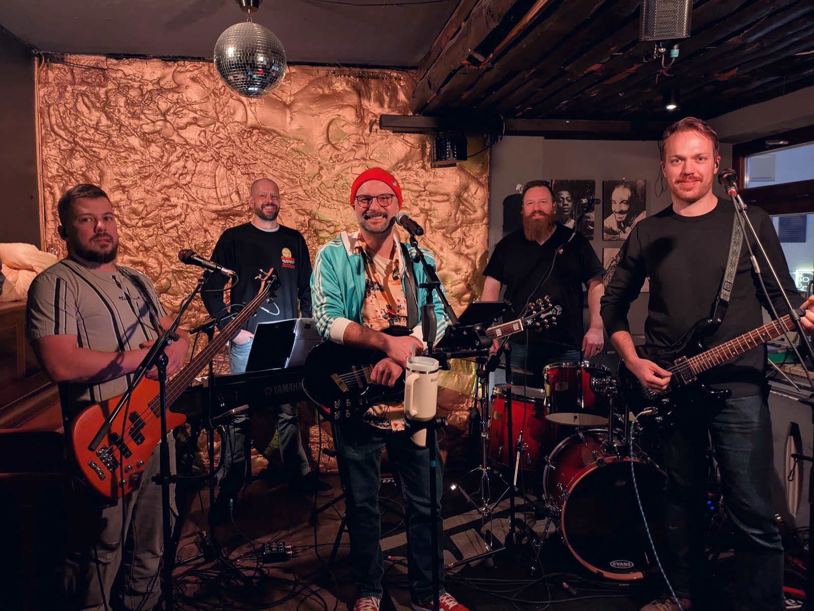 Weder Prinz Noch König live im Club